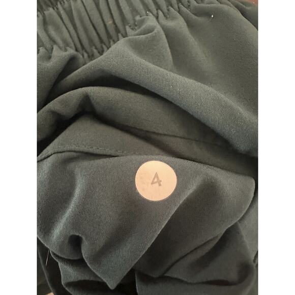 Lululemon Spring Break Away Short Deep Green Lightweight Cuffed Women's Size 4 - Picture 8 of 11